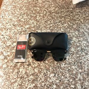 Clubmaster ray bans!